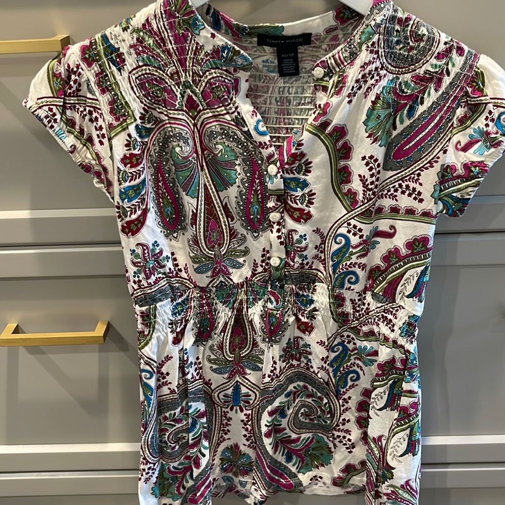 So cute paisley top